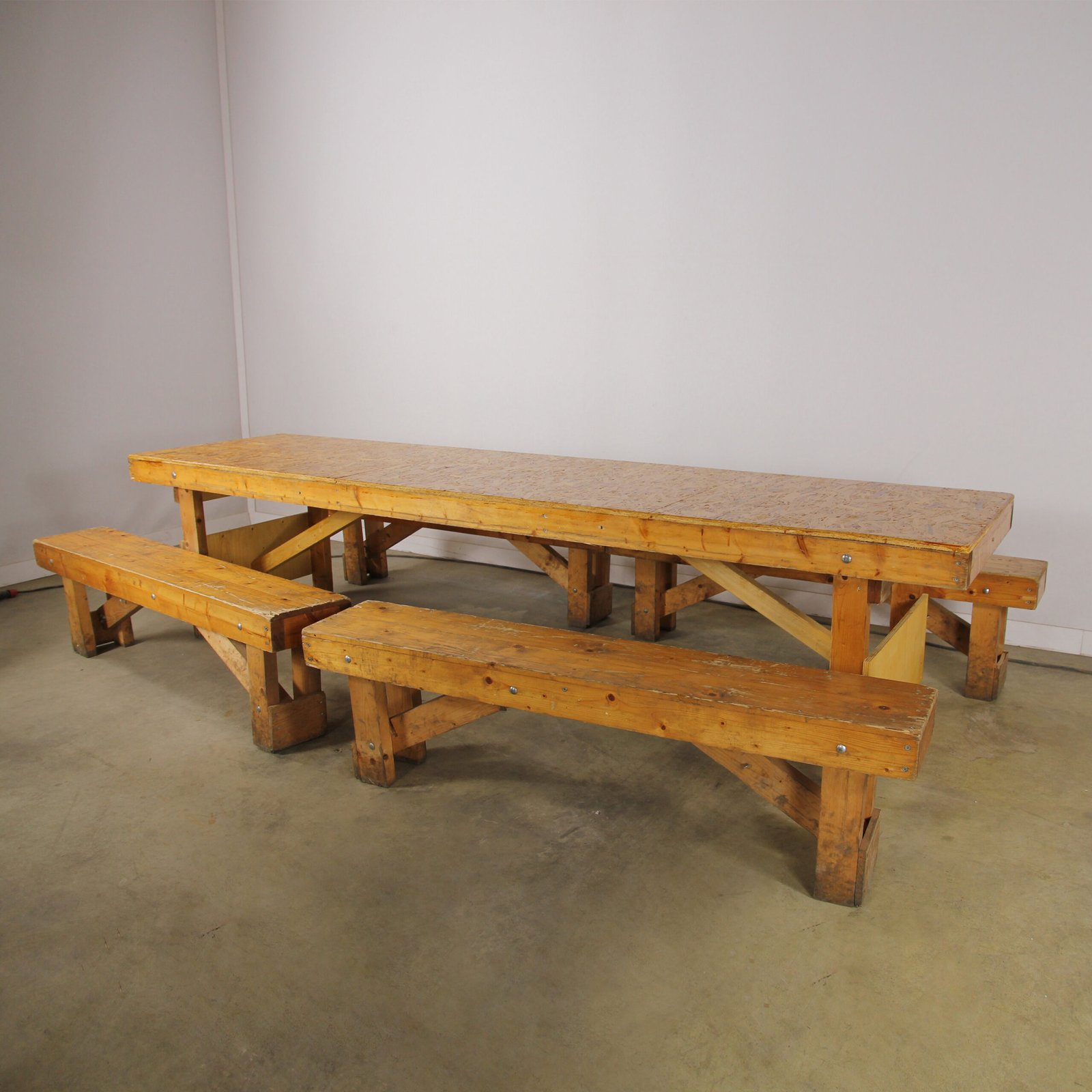 Chipwood Table Set  (12 people)